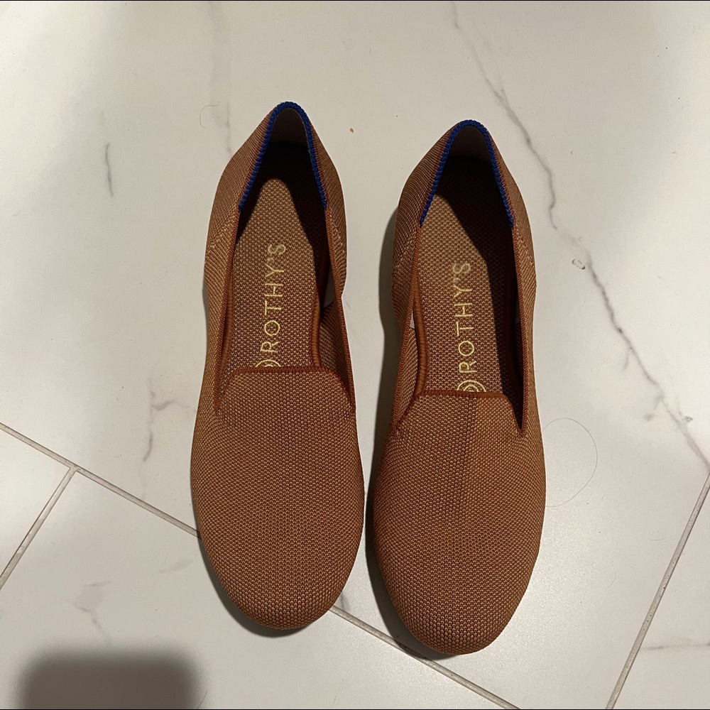Rothy’s loafer color fawn size 9